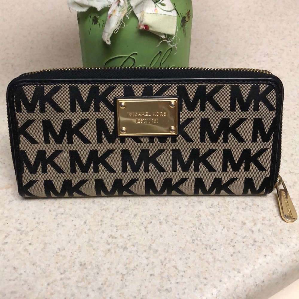 Michael Kors Jet Set Wallet